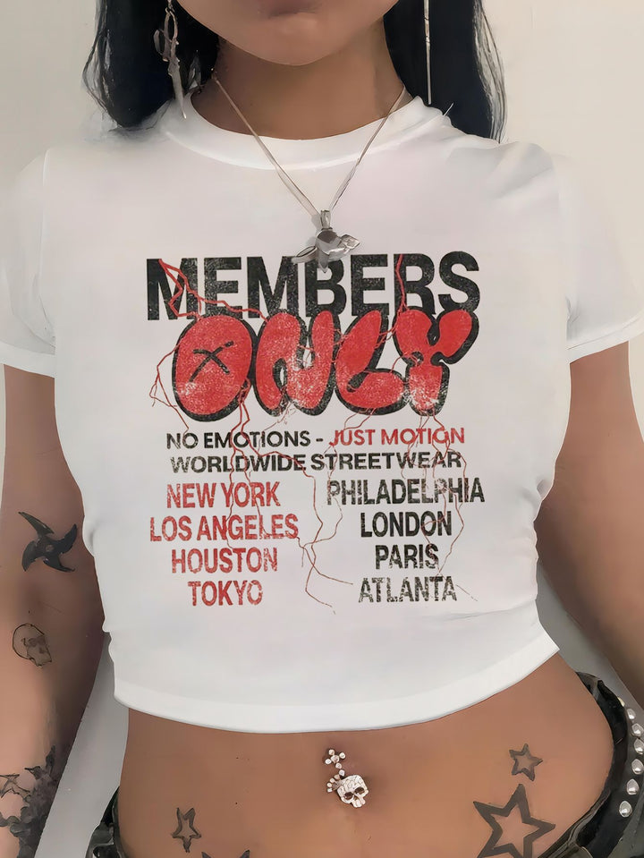 Damen Crop-Top mit auffälligem Schriftzug Echo Archiv