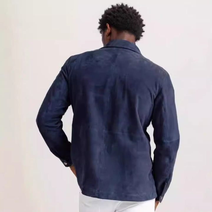 Herren Wildlederjacke mit modernem Stehkragen und praktischen Taschen Echoarchiv
