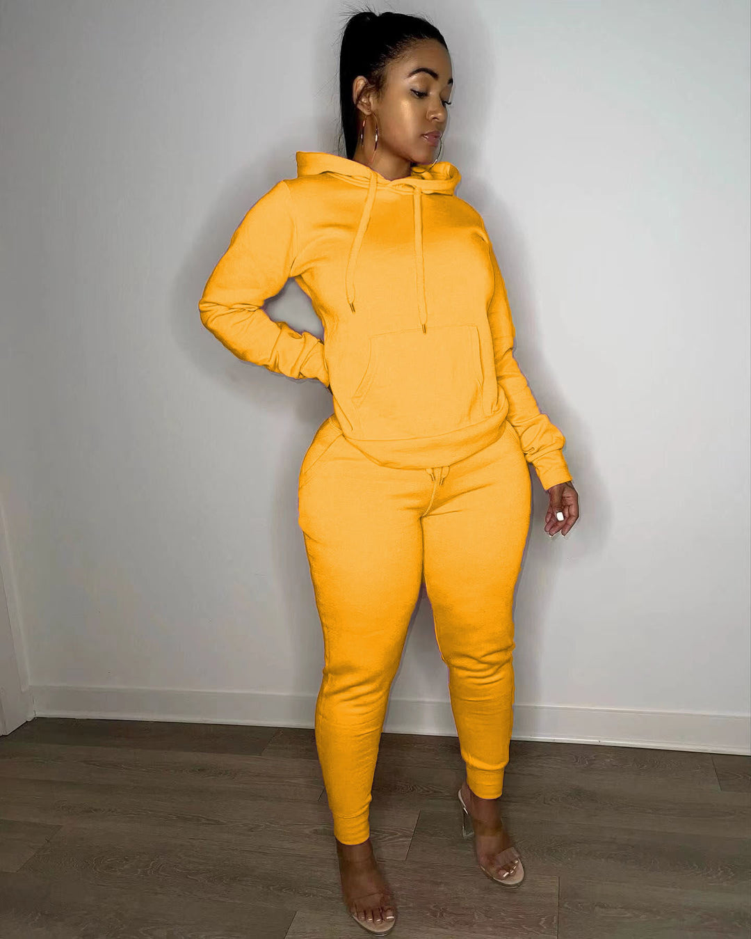 Damen tailliertes Hoodie- und Jogginghose-Set mit Kängurutasche, hohem Komfortbund und gerippten Knöchelbündchen – Auréline