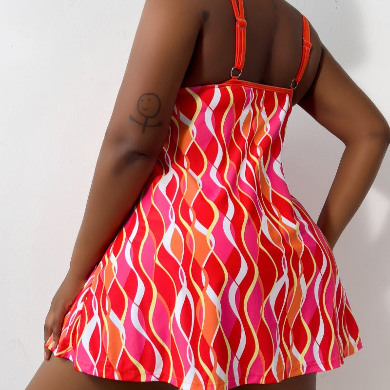 Damen Strandkleid mit modischem Wellenmuster Echo Archiv