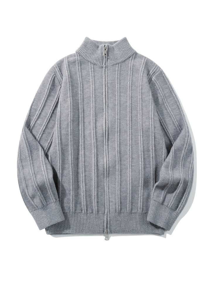 Unisex Geraffte Strick-Zipjacke mit hohem Stehkragen und vertikaler Struktur Echoarchiv