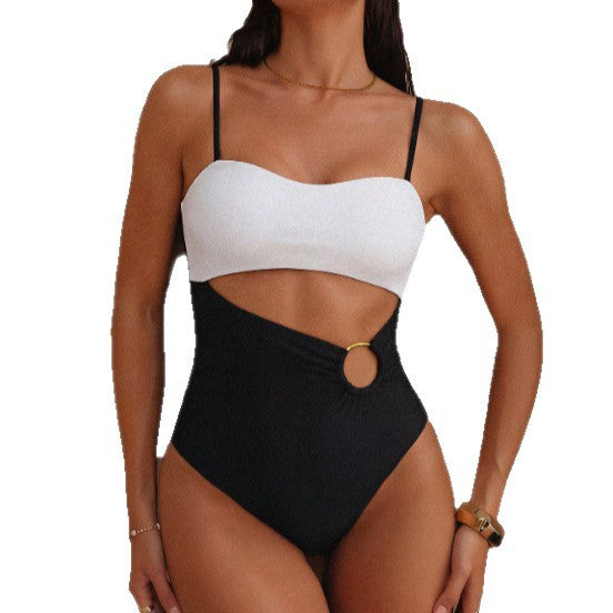 Damen Einteiliger Badeanzug mit raffiniertem Cut-Out und elegantem Ringdetail Echo Archiv