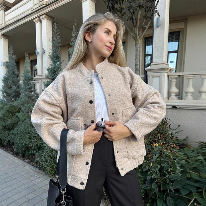 Damen Teddy-Fleece Bomberjacke im Boxy-Cut mit Druckknopfverschluss und aufgesetzten Taschen Echoarchiv