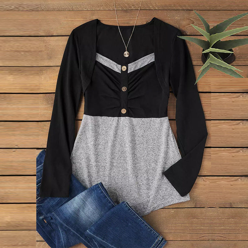 Damen Figurbetontes zweifarbiges Langarmshirt mit V-Ausschnitt, geraffter Brustpartie und Zierknöpfen – Avérine