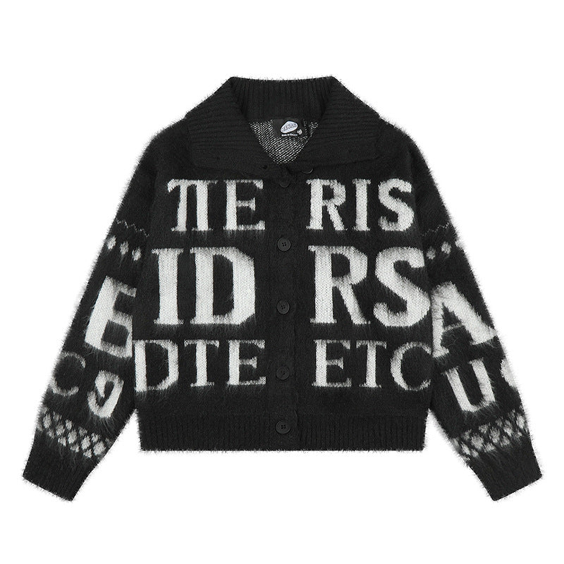 Damen Oversize Mohair-Strickjacke mit Knopfleiste, großem Reverskragen und typografischem Allover-Print Echoarchiv