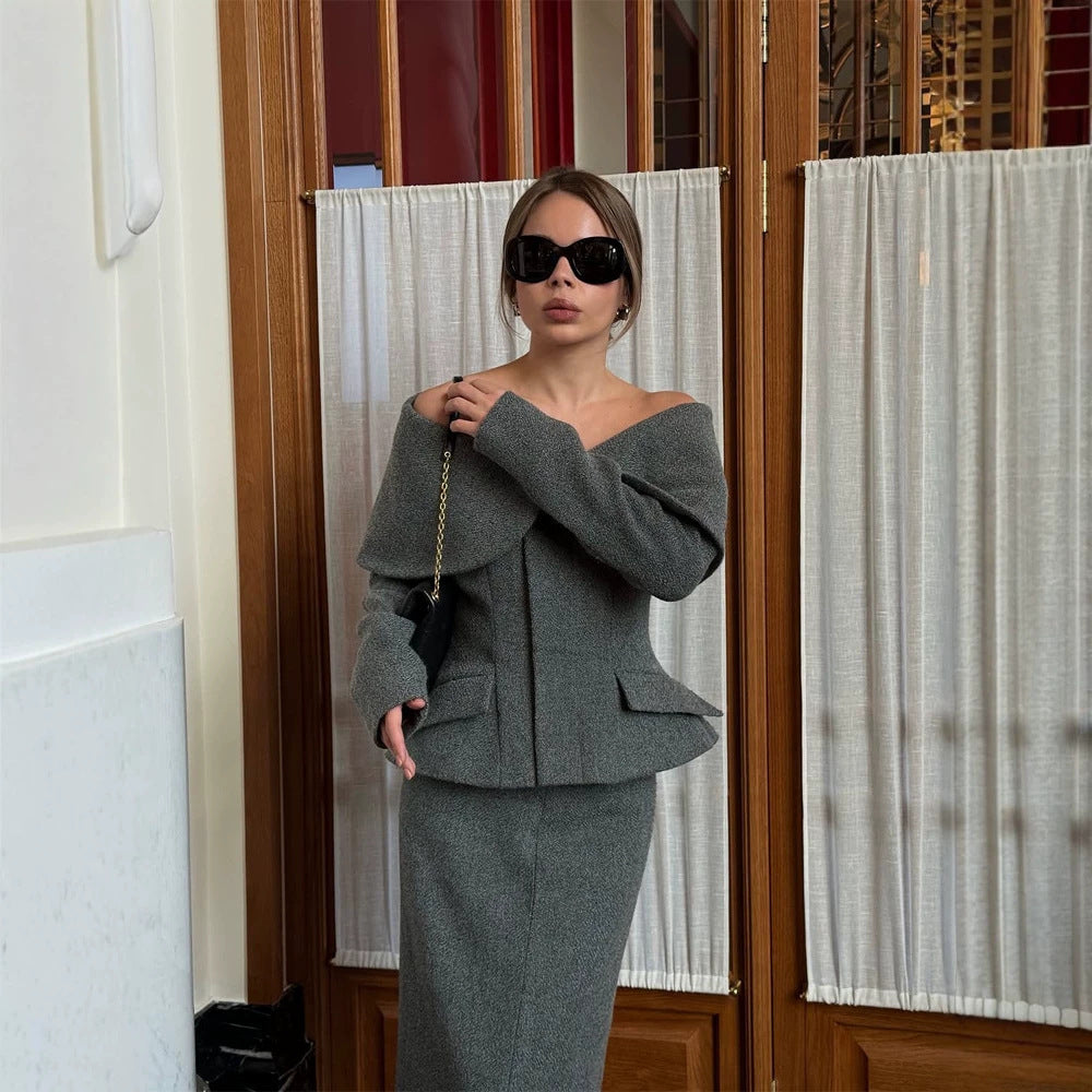 Damen Elegantes Bouclé-Set mit schulterfreiem Jackett und tailliertem Bleistiftrock Echoarchiv