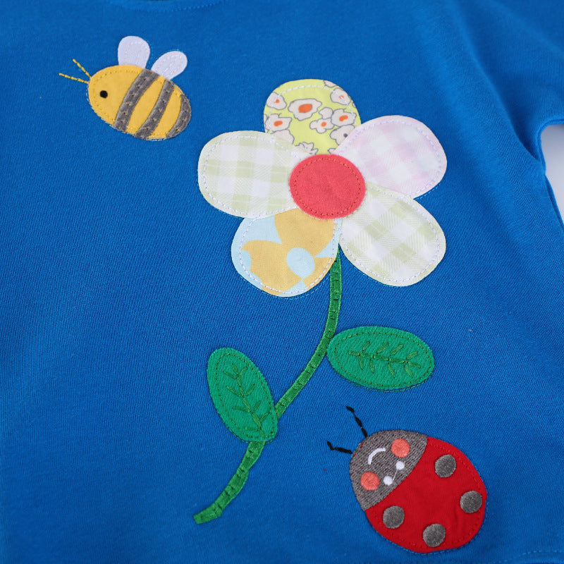 Damen Sweatshirt mit fröhlichem Blumen- und Insektenmotiv Echo Archiv