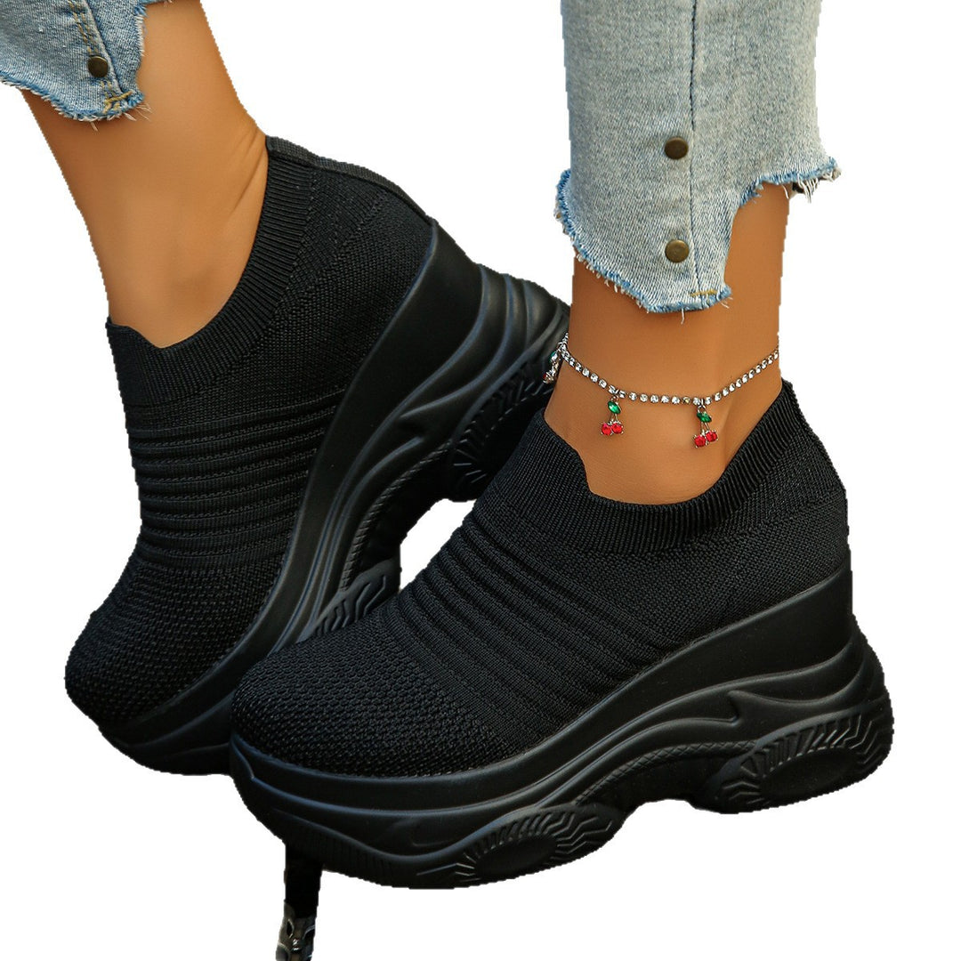 Damen Strick‑Slip‑On mit sockenähnlichem Schaft und skulptierter Keilsohle – Névara