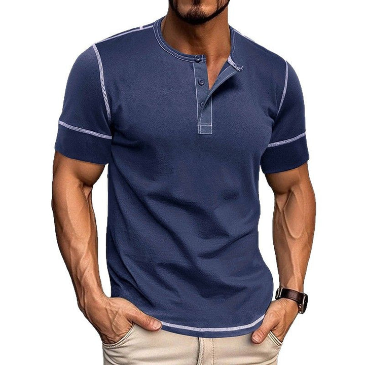 Herren Kurzarm Hemd mit modernem Henley-Kragen und stilvollen Kontrastnähten Echoarchiv