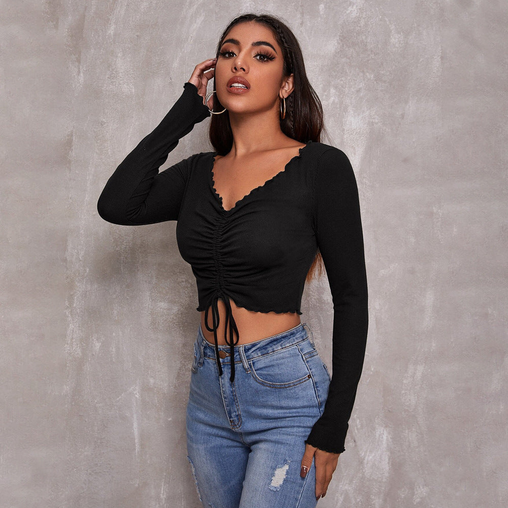Damen geripptes Cropped-Longsleeve mit Tunnelzugvorderseite, Bindekordeln und gewelltem Saum – Avérine