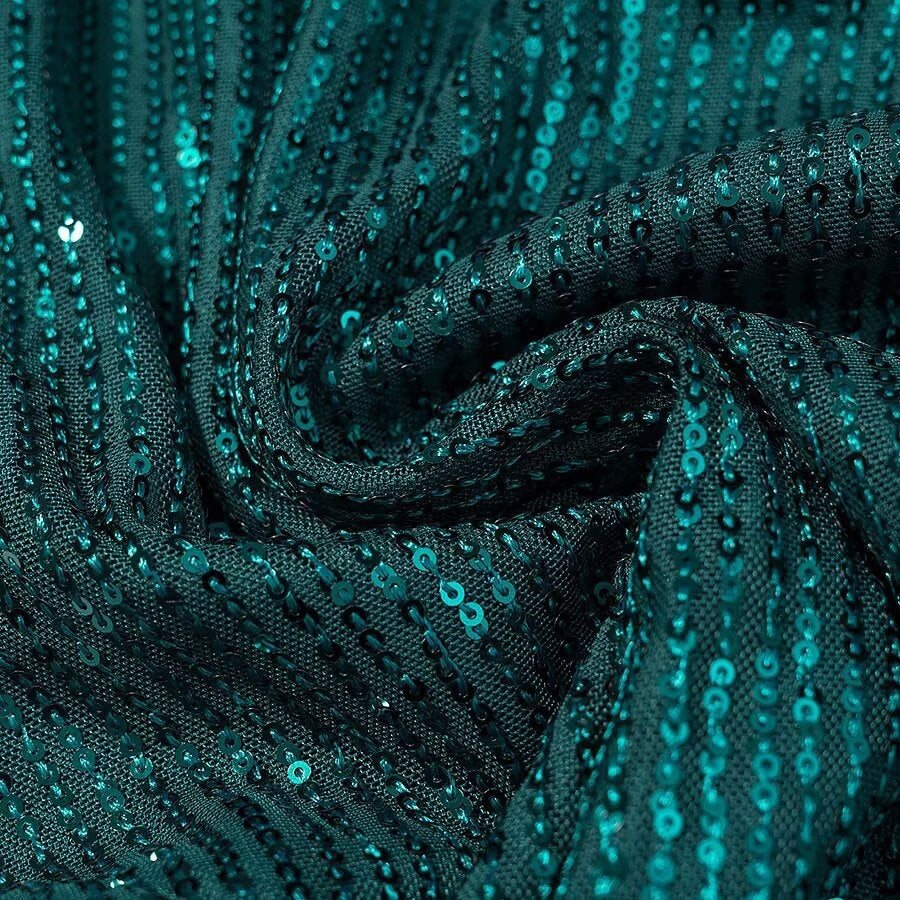 Damen Glamouröses Midikleid mit schimmerndem Stoff und bequemen Spaghettiträgern Echo Archiv