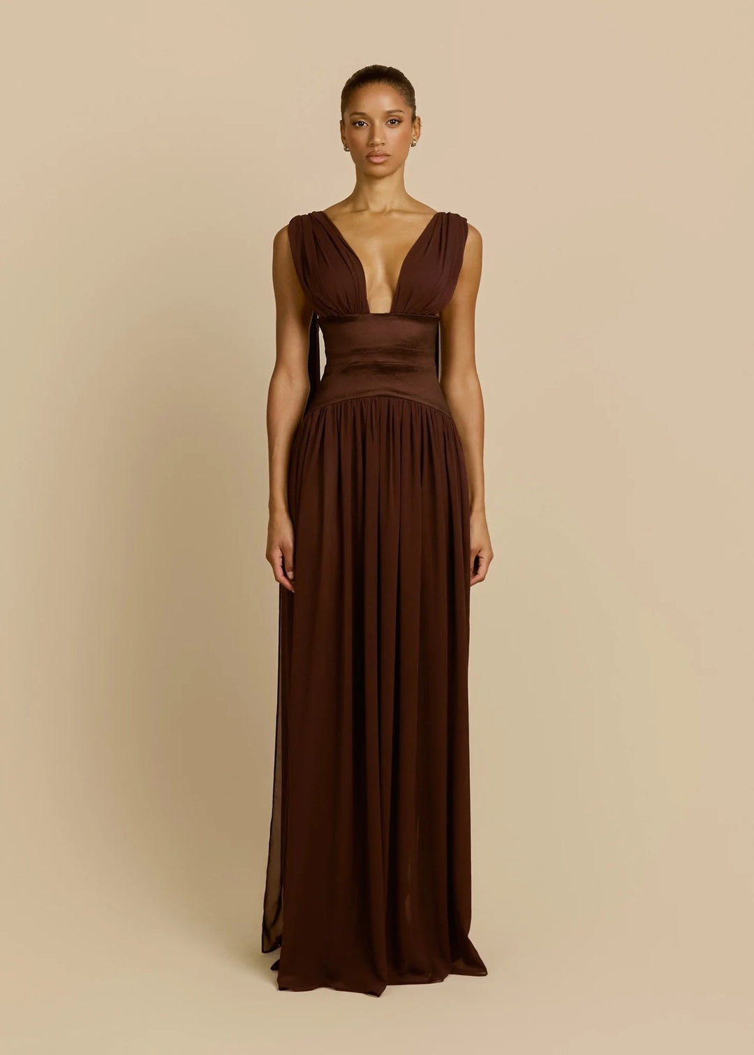 Damen Elegantes Langarm-Maxikleid mit tiefem V-Ausschnitt Echo Archiv