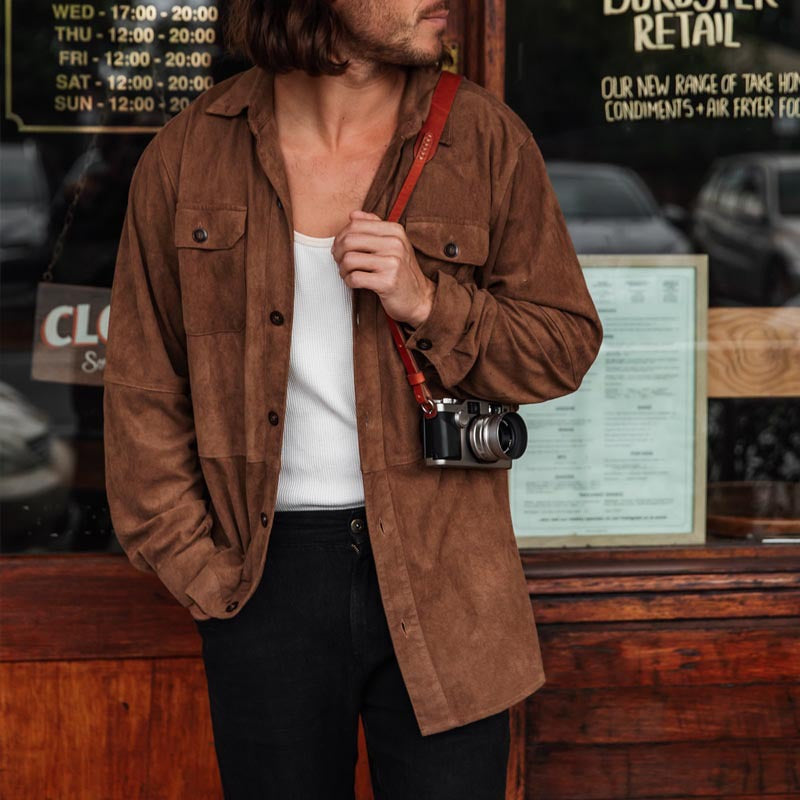 Herren elegante Kurzjacke im lässigen Stil mit zwei Brusttaschen Echoarchiv