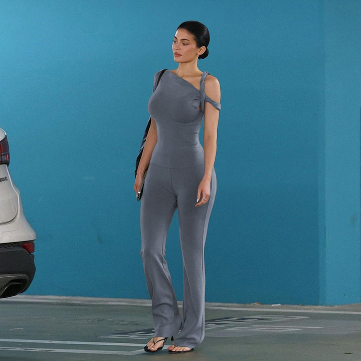 Damen Figurbetontes Jumpsuit mit asymmetrischem Schnitt und eleganter Schulterbetonung Echo Archiv