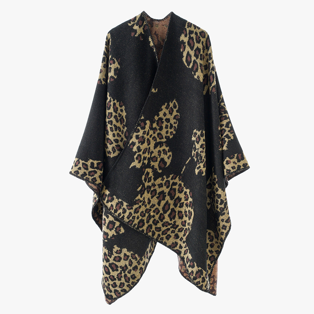 Damen Wolloptik-Überwurf mit gewebtem Leopard-Jacquard und offenem Zipfelrand Echo Archiv