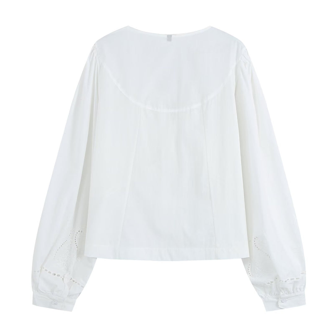 Damen Bestickte V‑Ausschnitt Bluse mit Kellerfaltenpasse und Ballonärmeln Echo Archiv