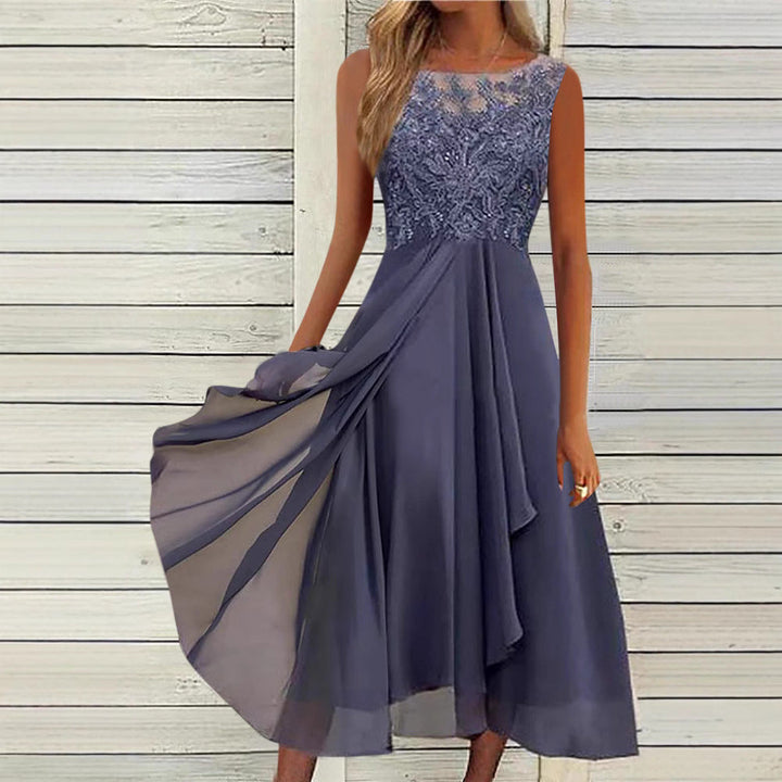 Damen nan ärmelloses Chiffon-Midikleid mit bestickter Illusionsspitze, Schiff-Ausschnitt und mehrlagigem Schwingrock Echoarchiv