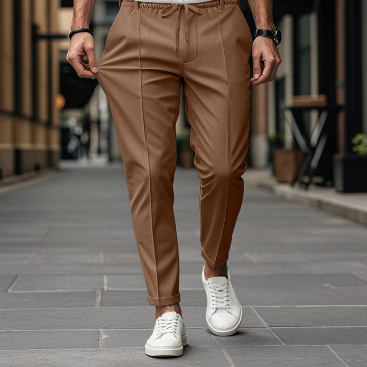 Herren modische Slim-Fit Jogginghose mit elastischem Bund und praktischen Seitentaschen Echoarchiv