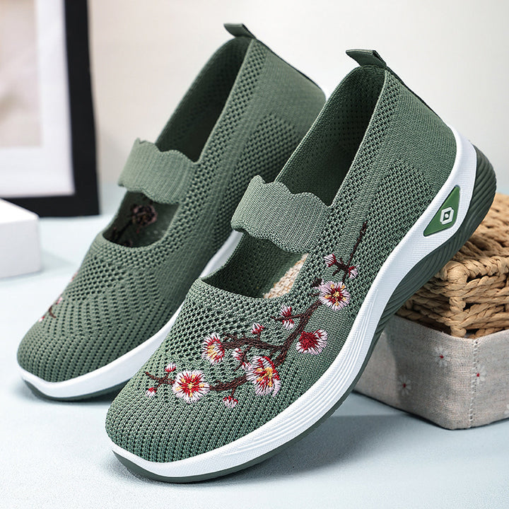 Damen nan bestickter Komfort-Ballerina mit elastischem Mary-Jane-Riemen, atmungsaktivem Strickoberteil und stoßdämpfender EVA-Keilsohle Echo Archiv