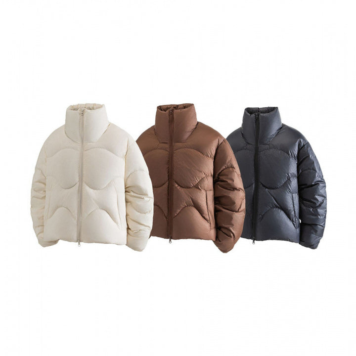Damen Kurze gesteppte Steppjacke mit hohem Kragen und wellenförmiger Steppung Echo Archiv
