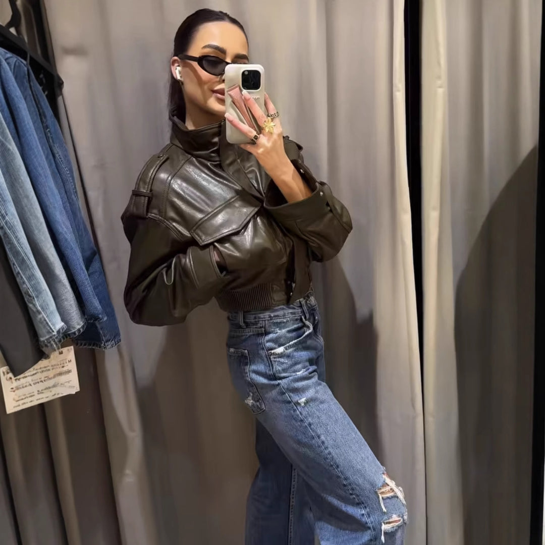 Damen 10+ kurzes Kunstleder‑Bomberjacke im Military‑Look mit Pattentaschen und Stehkragen Echo Archiv