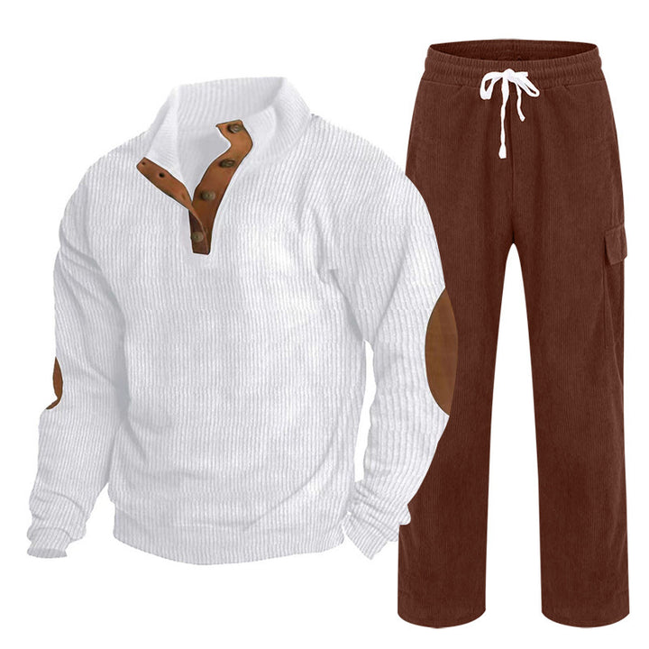 Herren nan Strick-Freizeitset mit Knopfleiste und Ellenbogenaufnähern sowie Cord-Cargohose Echo Archiv