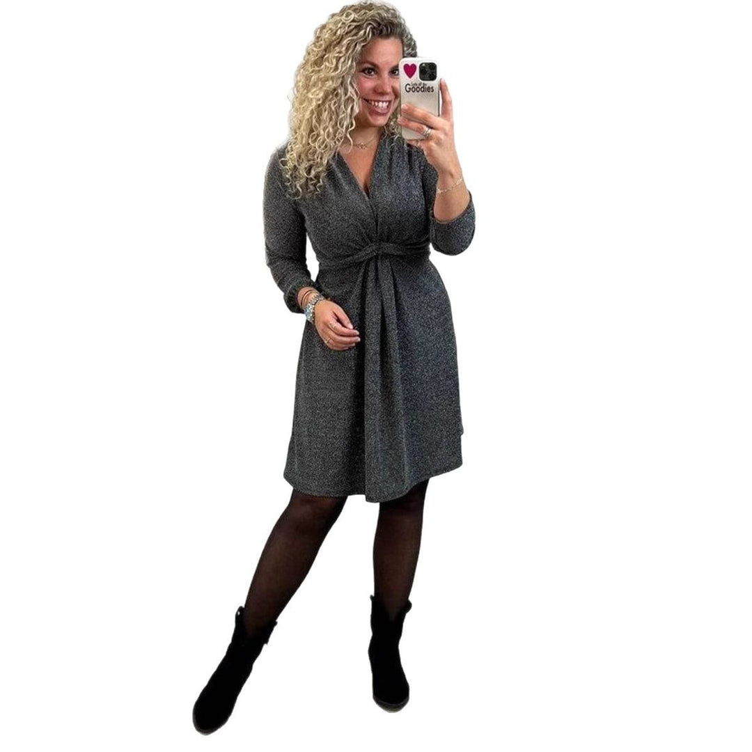 Damen nan knielanges V-Ausschnitt-Kleid mit geraffter Taillenpasse aus leichtem Glanzstrick Echo Archiv