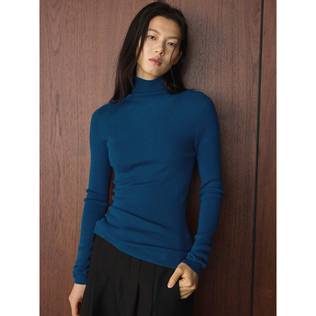 Damen Schmal geschnittener Rollkragenpullover aus Merino‑Mix Feinstrick Echoarchiv