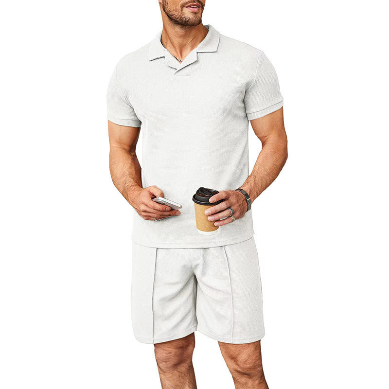 Herren Polo-Shirt mit strukturiertem Schnitt und passenden Shorts Echoarchiv