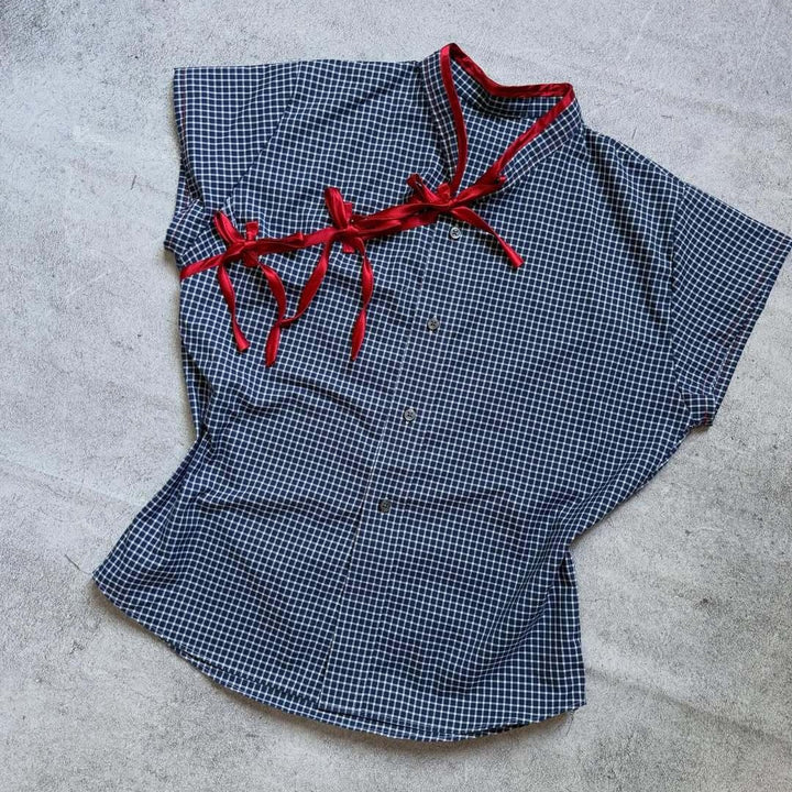 Damen Urbanes Karo-Top mit raffinierten Rüschendetails Echo Archiv