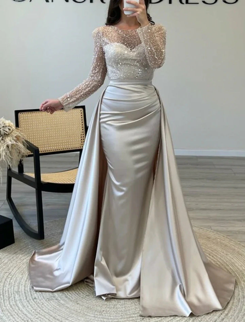 Damen Elegantes Abendkleid mit Glitzerdetails und fließendem Stoff Echoarchiv