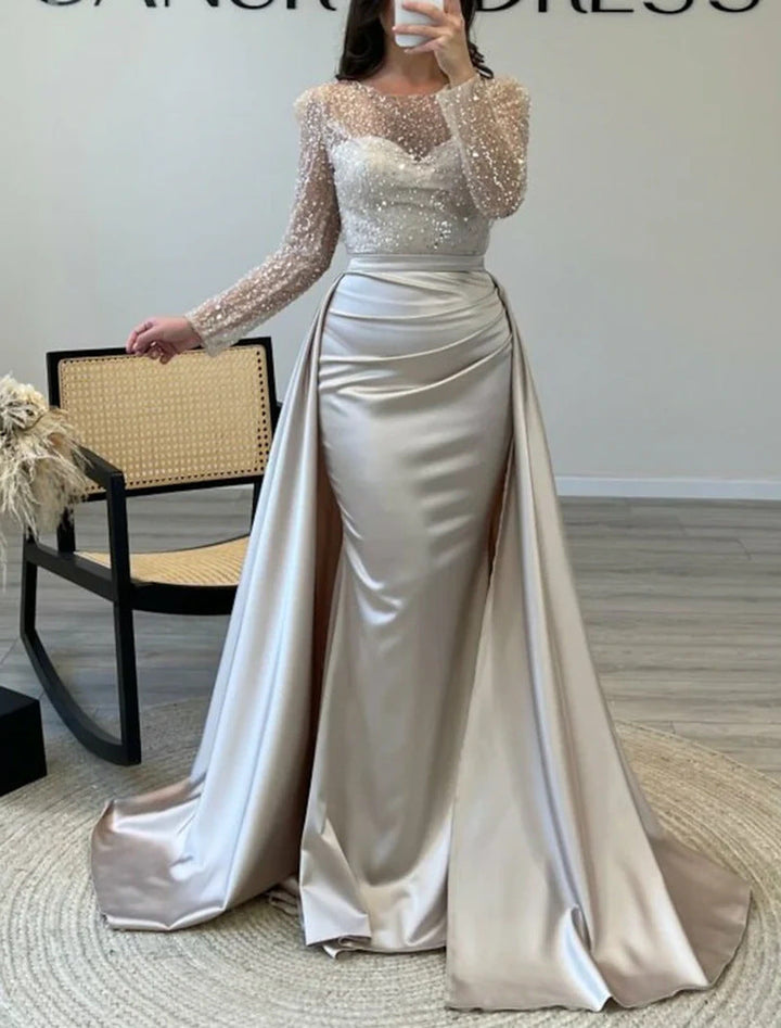 Damen Elegantes Abendkleid mit Glitzerdetails und fließendem Stoff Echoarchiv