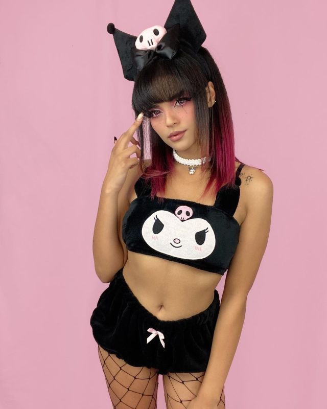 Damen Kuschelndes Pyjama-Set mit Tiermotiven und zarten Rüschen Echo Archiv