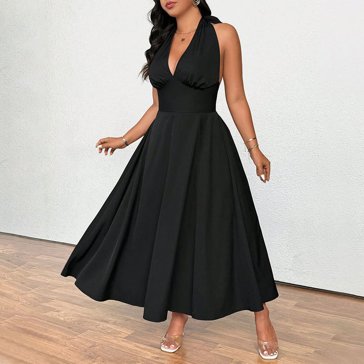 Damen elegantes etwas schwingendes Abendkleid mit tiefem V-Ausschnitt Echo Archiv