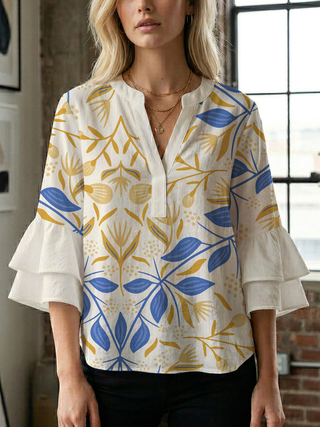 Damen Bluse mit voluminösen Rüschenärmeln und floralem Druck Echo Archiv