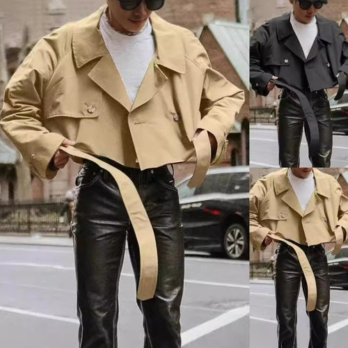 Damen Kurze Jacke mit doppelter Knopfleiste und bindbarem Saum Echoarchiv