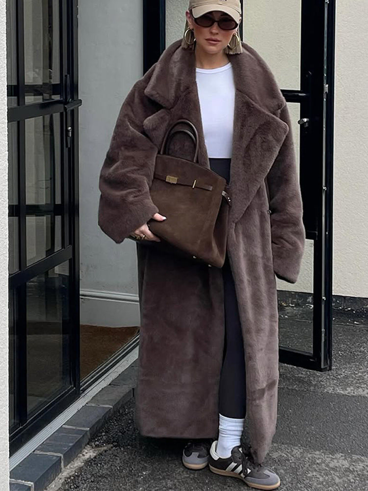 Damen Oversize Kunstfell-Maximantel mit weitem Revers Echoarchiv