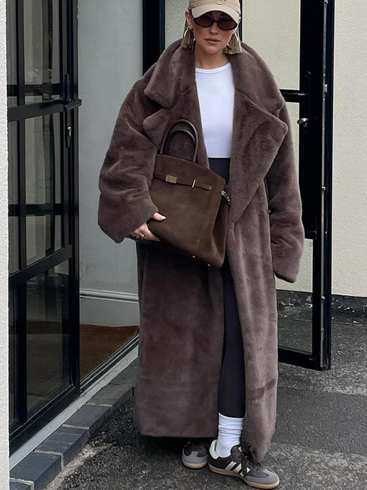 Damen Oversize Kunstfell-Maximantel mit weitem Revers Echoarchiv