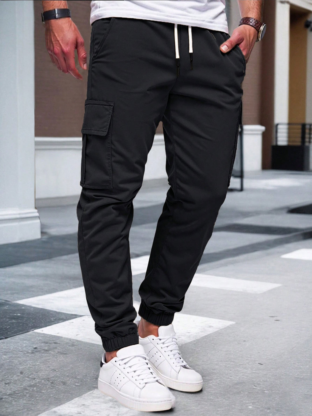 Herren nan tapered Freizeit-Cargohose mit aufgesetzten Klapptaschen, Tunnelzugbund und elastischen Beinabschlüssen Echo Archiv