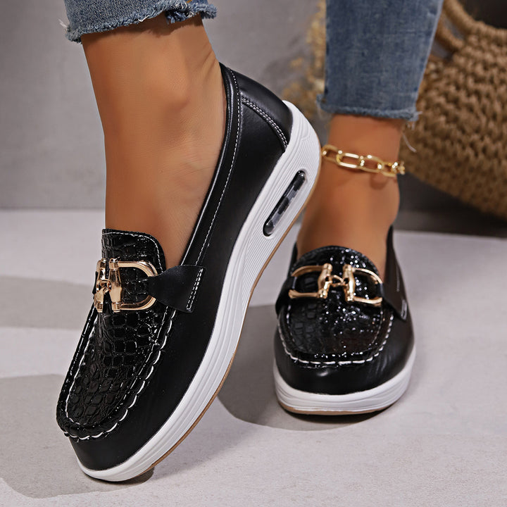 Damen nan modische Plateau-Slipper Loafer mit Krokoprägung, gepolstertem Komfortfußbett und goldener Zierkette Echo Archiv