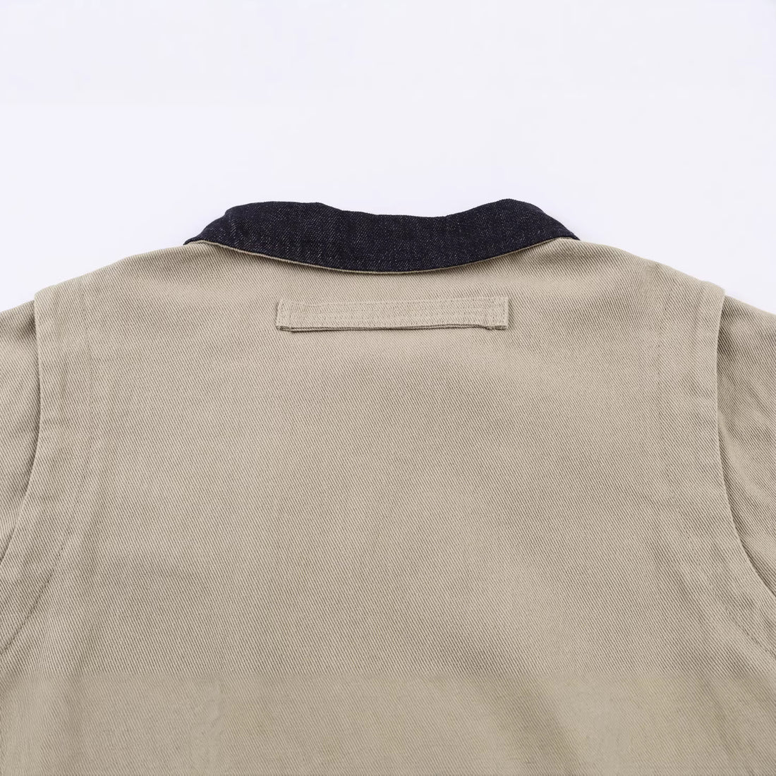 Damen Kurzblouson im Worker‑Look mit Cordkragen und Reißverschlusstasche Echoarchiv