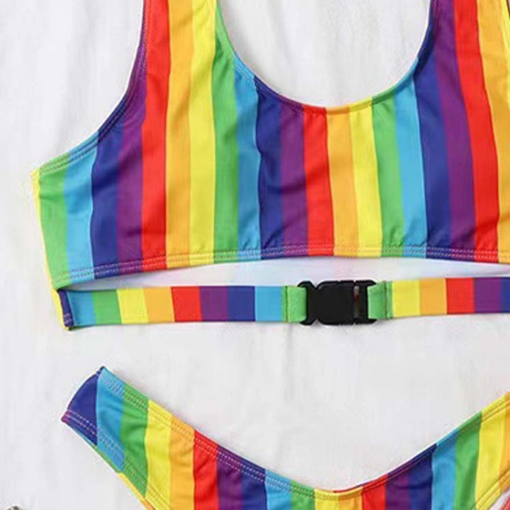Damen Triangel-Bikini mit verstellbaren Trägern und buntem Streifenmuster Echo Archiv