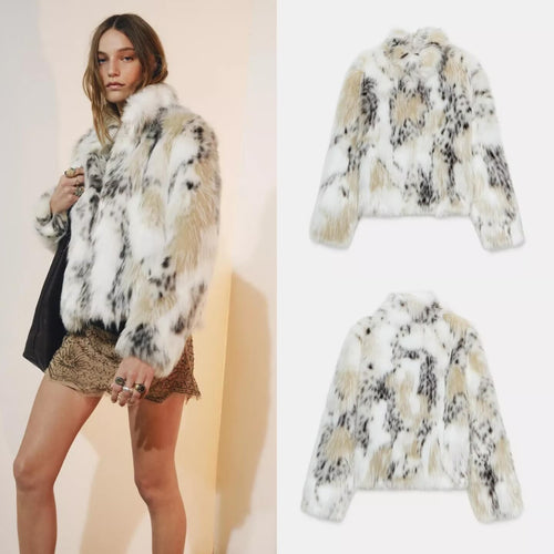 Damen Kurze Kunstfelljacke im Patchfell-Look mit hohem Stehkragen Echo Archiv