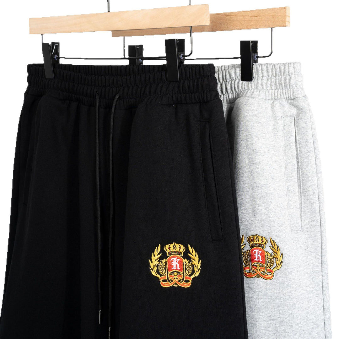 Herren Knieumspielende French-Terry Sweatshorts mit Kordelzug und gesticktem Wappen Echo Archiv