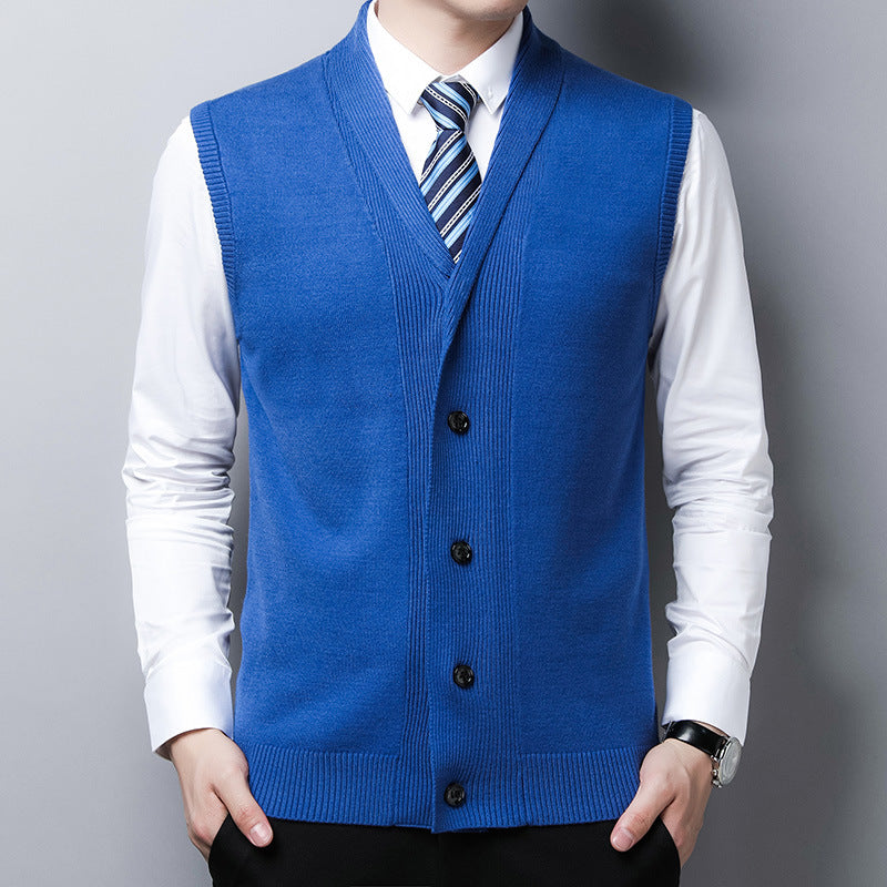 Herren elegante Strickweste mit V-Ausschnitt und praktischen Knöpfen Echoarchiv