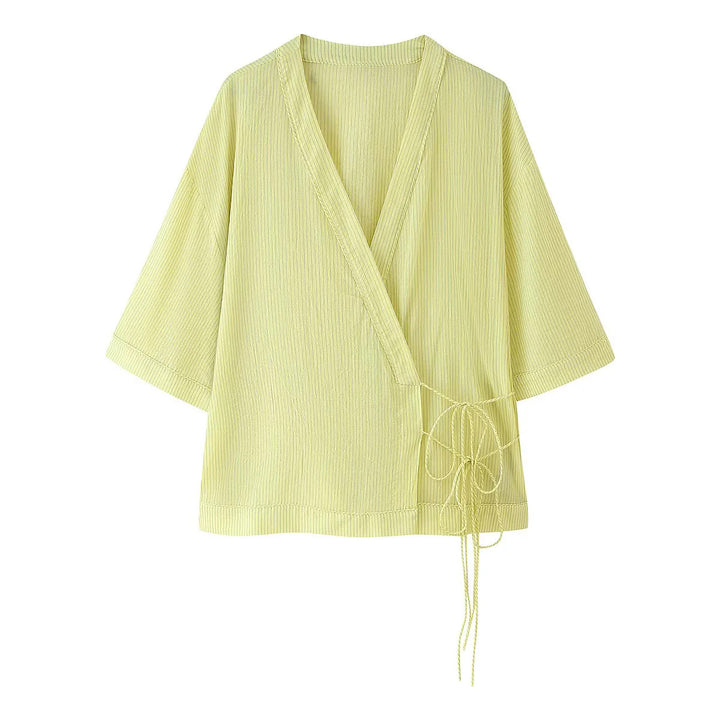 Damen Wickelkimono-Top mit dreiviertelärmeln, strukturierter Crinkle-Qualität und seitlichem Bindeband-Detail – Orélia