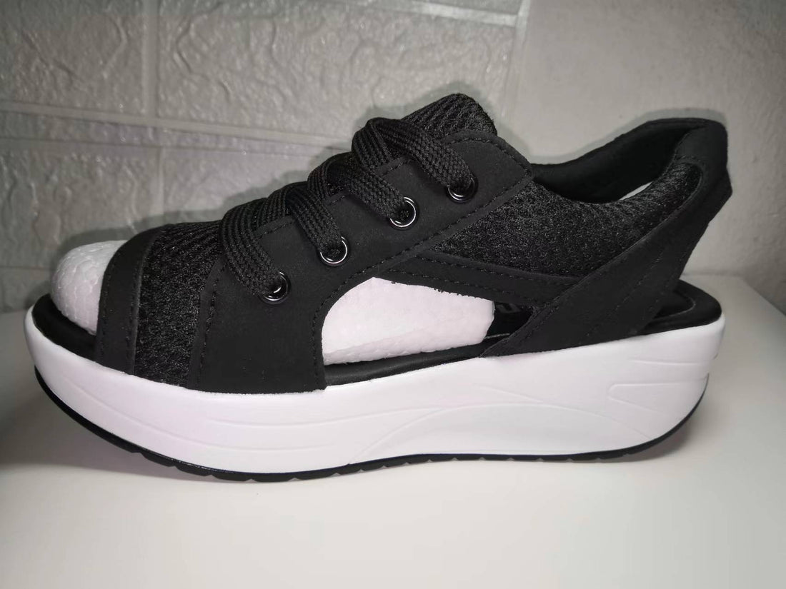 Damen Sneaker-Sandale mit Plateau-Sohle und atmungsaktivem Netzgewebe – Sorelia