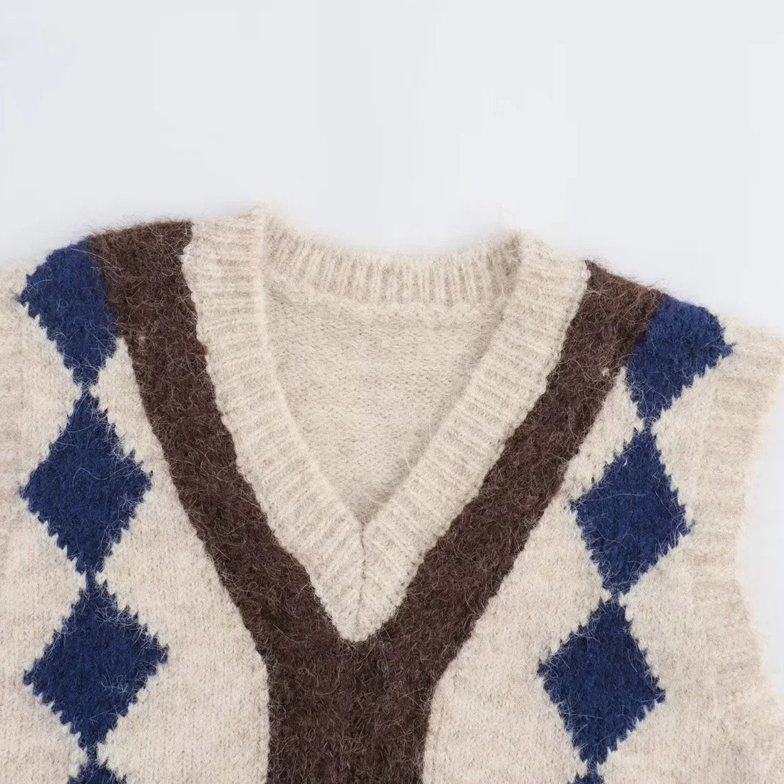 Damen Argyle-Strickweste mit V-Ausschnitt und flauschiger Mohair-Optik Echoarchiv