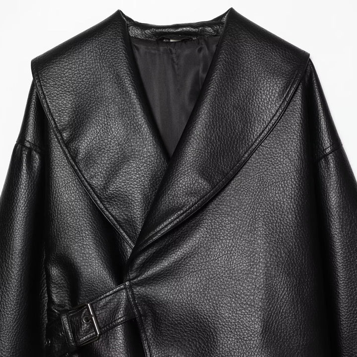 Damen Cropped Lederoptik-Jacke mit übergroßem Schalkragen und taillierendem Schnallenriemen Echoarchiv