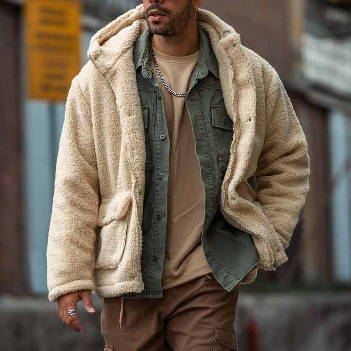 Herren modische Teddyjacke mit großer Kapuze und aufgesetzten Taschen Echoarchiv